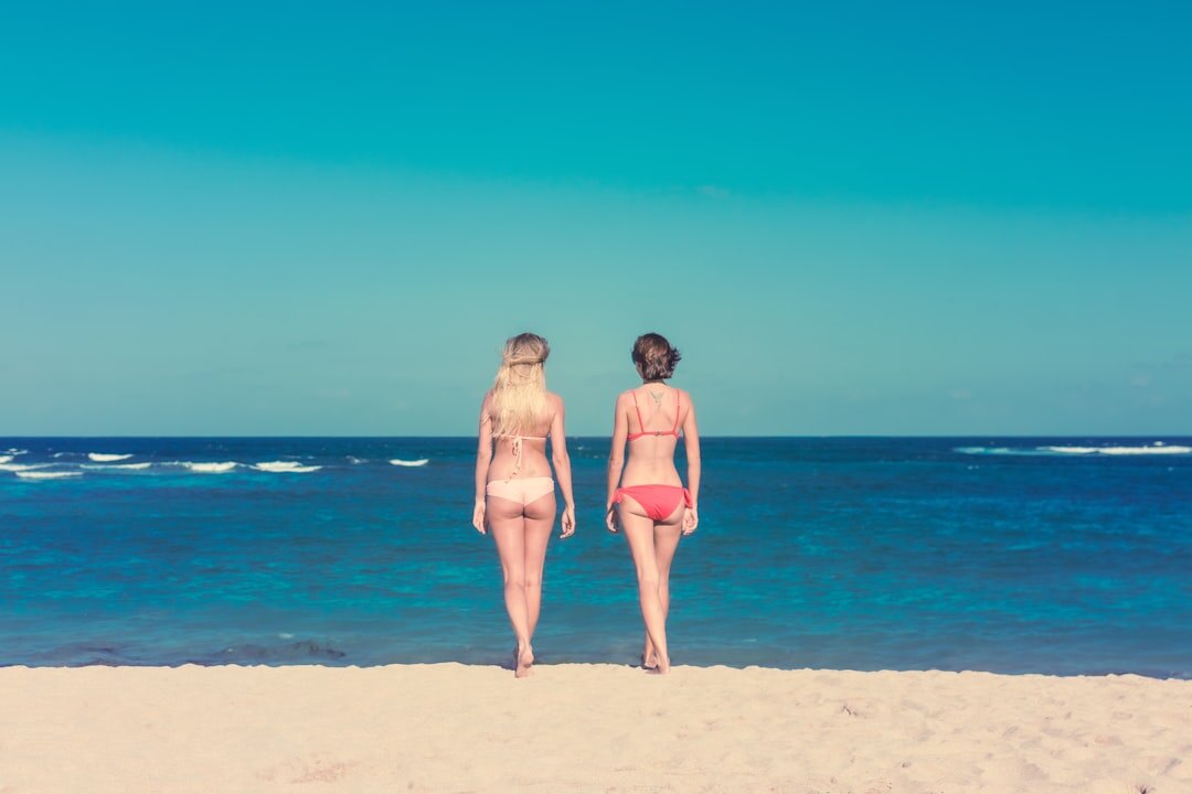 famous pair vacation